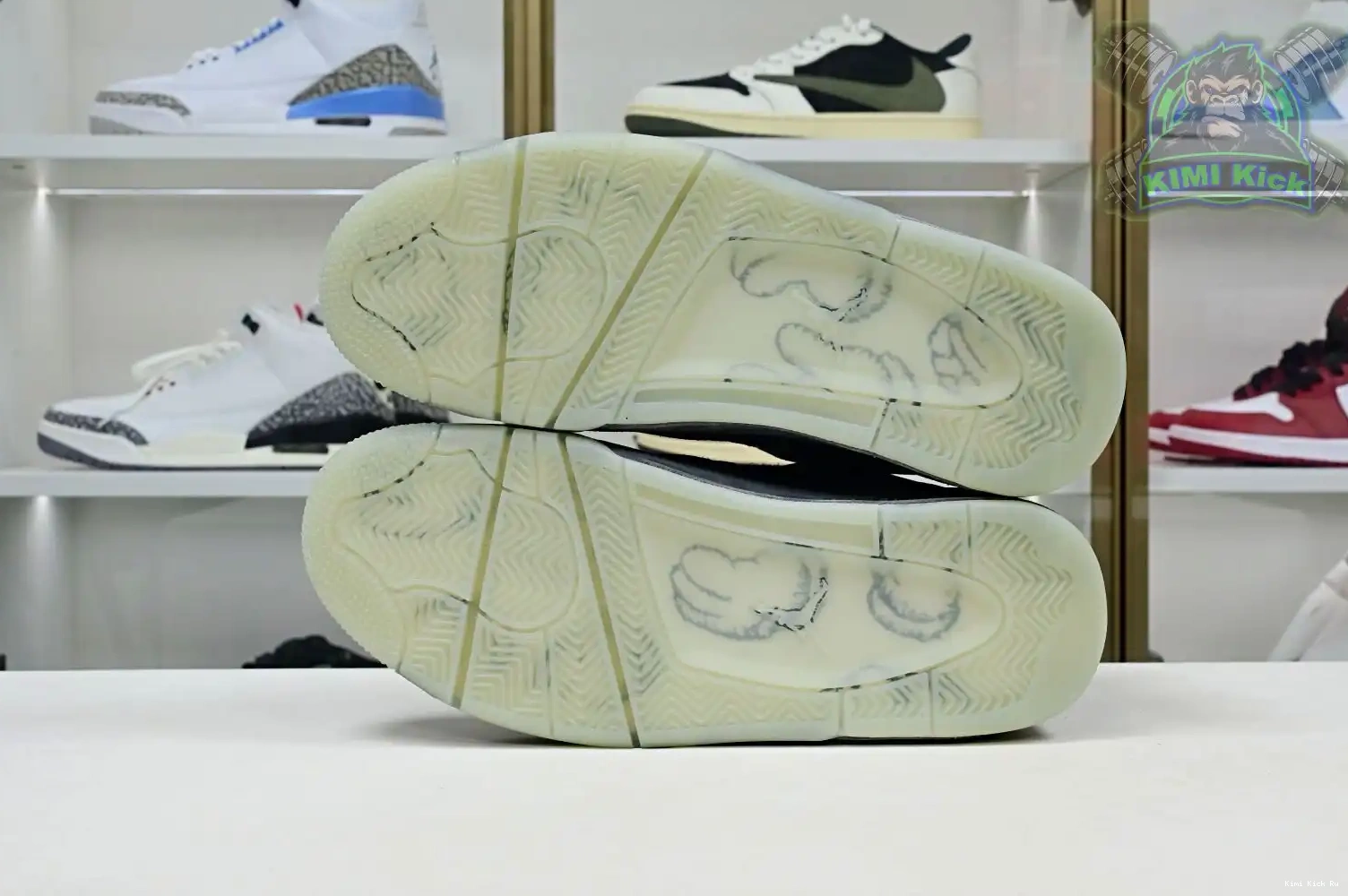 Kimikick retro Jordan kaws Air Jordan 4 0820